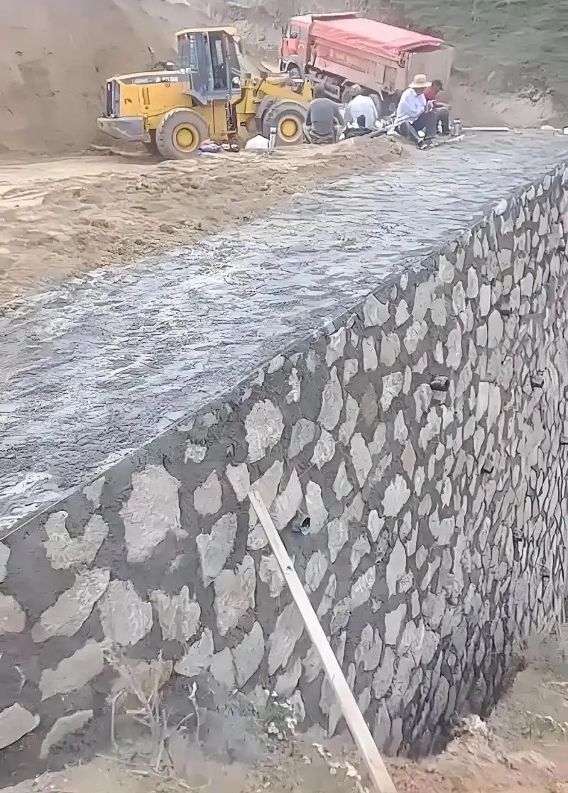 泰安泰山区边坡加固